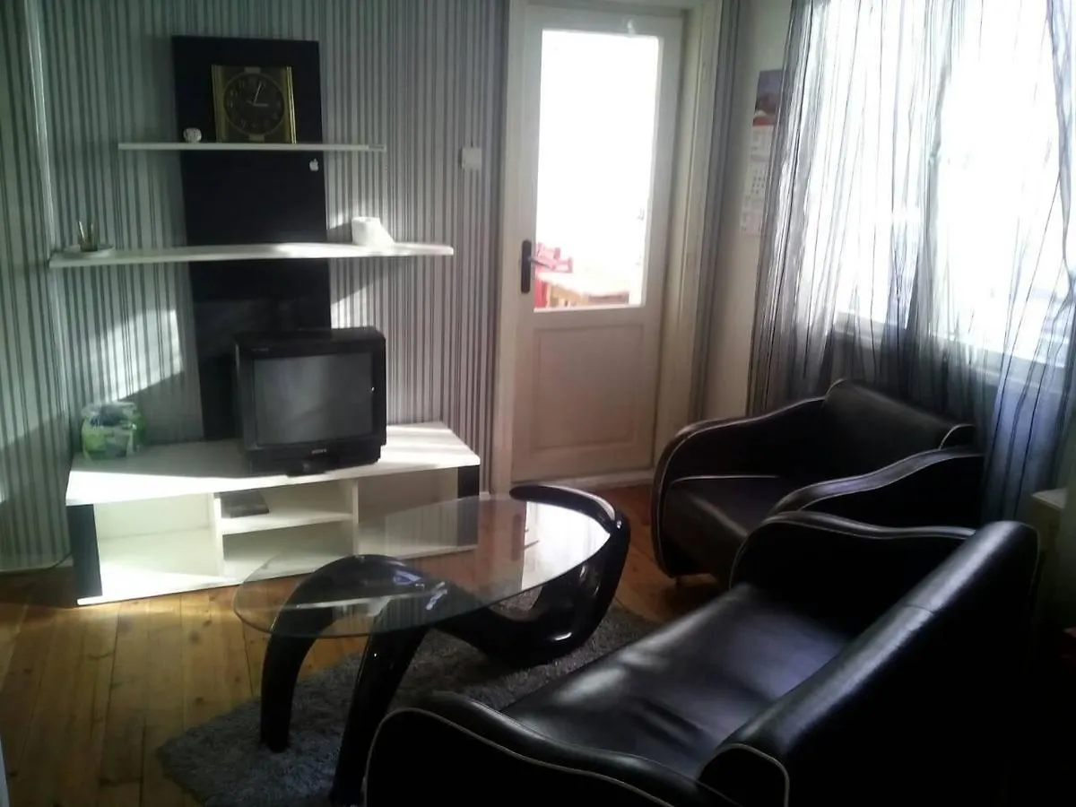 صوفيا Randi Mamola Hostel