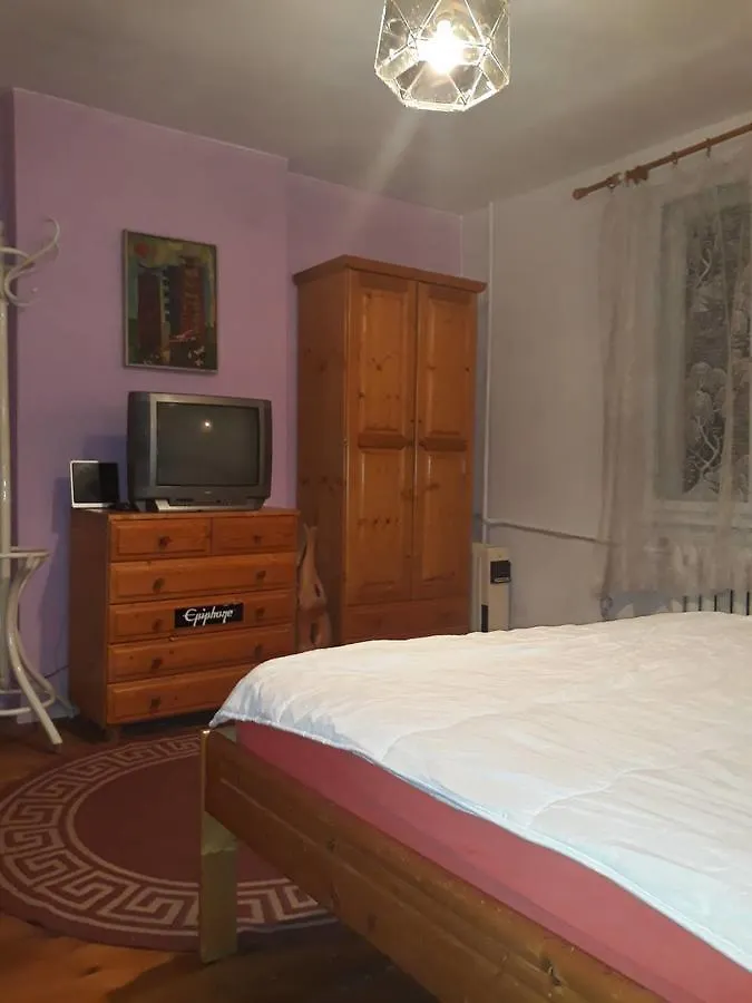 Randi Mamola Hostel Sofia